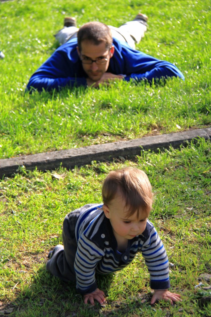 papa surveille