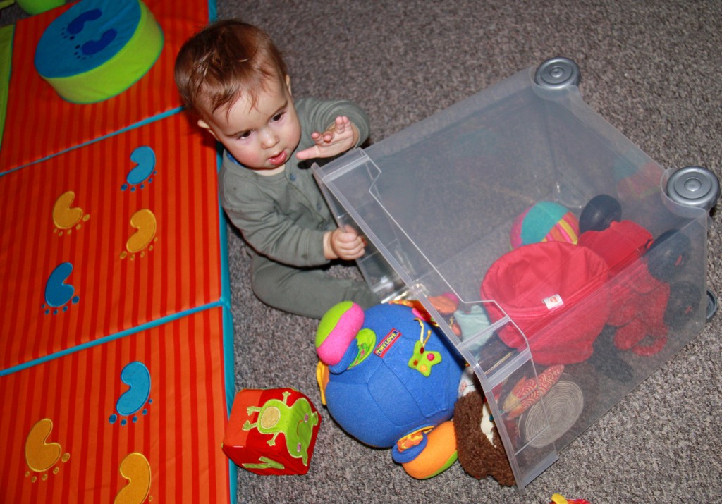 jouets dans la boite